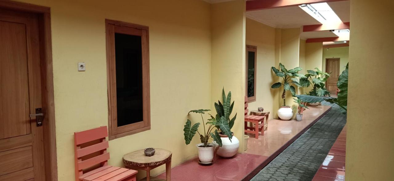 Latansa Homestay Banyuwangi  Bagian luar foto